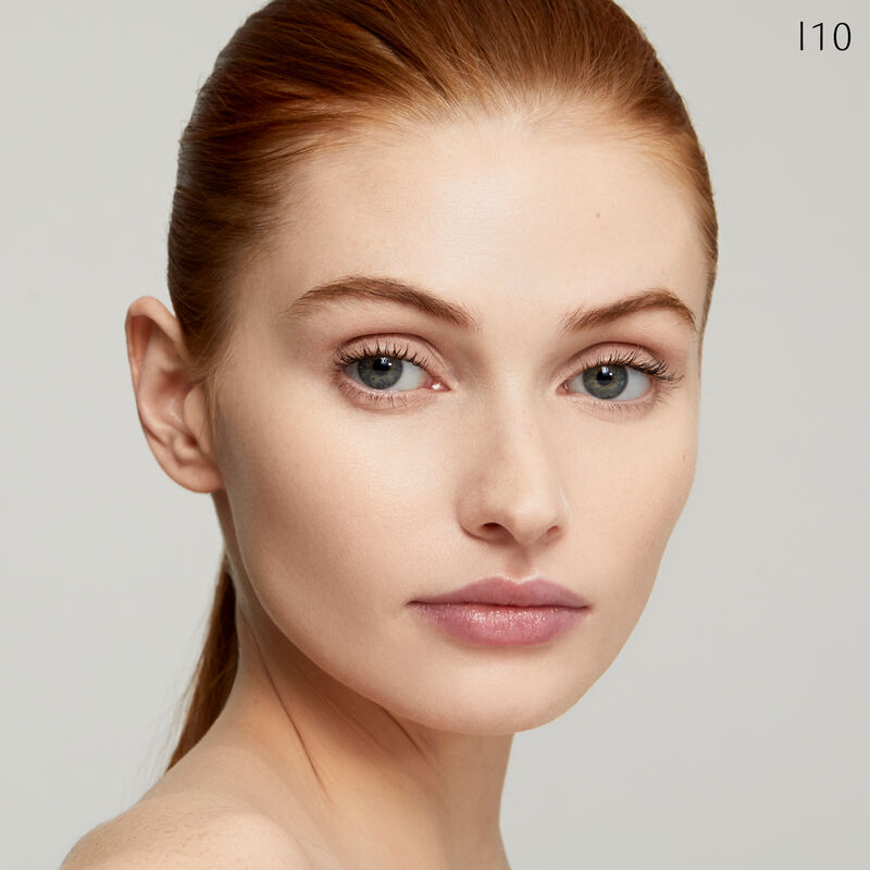 Radiant Fluid Foundation Natural