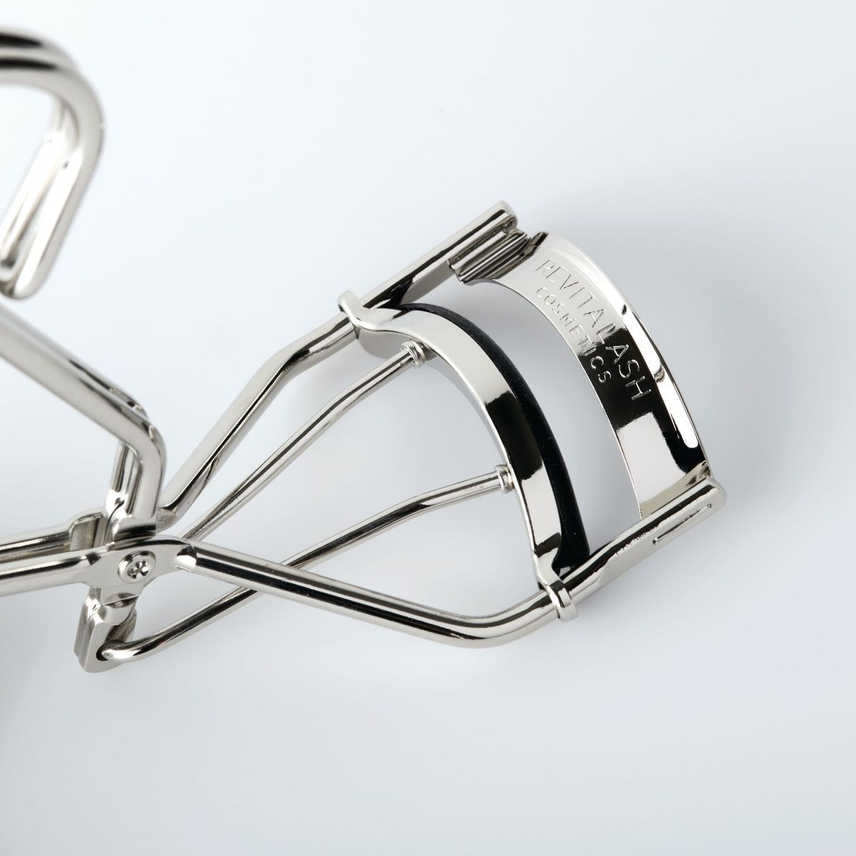 Signature Eyelash Curler -- Carbon Steel ** Flexible Rounded Pads